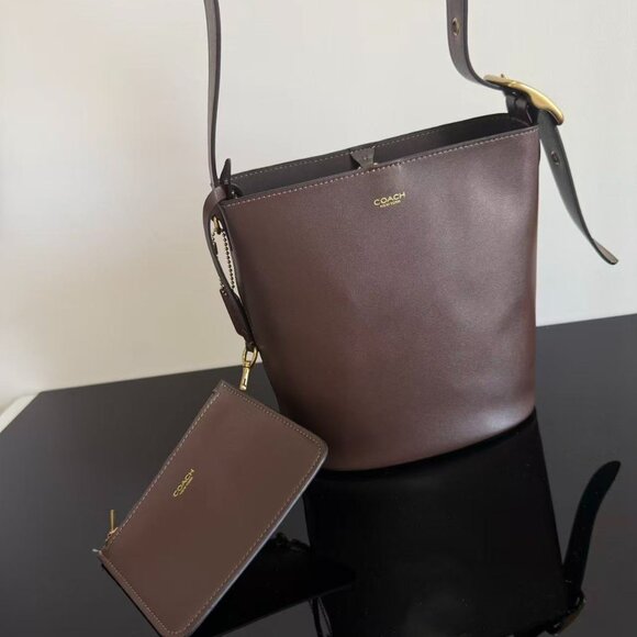 coach Small bucket bag size  21*21.5*12cm - Picture 3 of 9